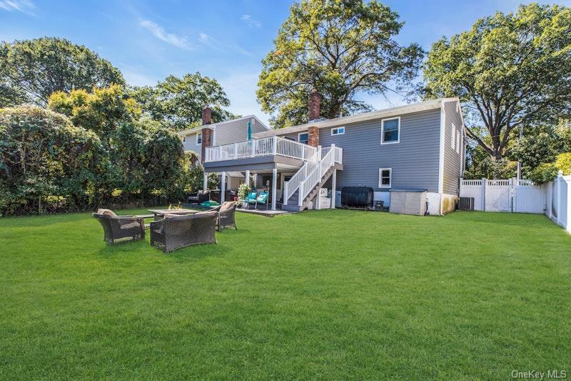 Single Family Bayview  Nassau County, NY 11560, MLS-939923-17