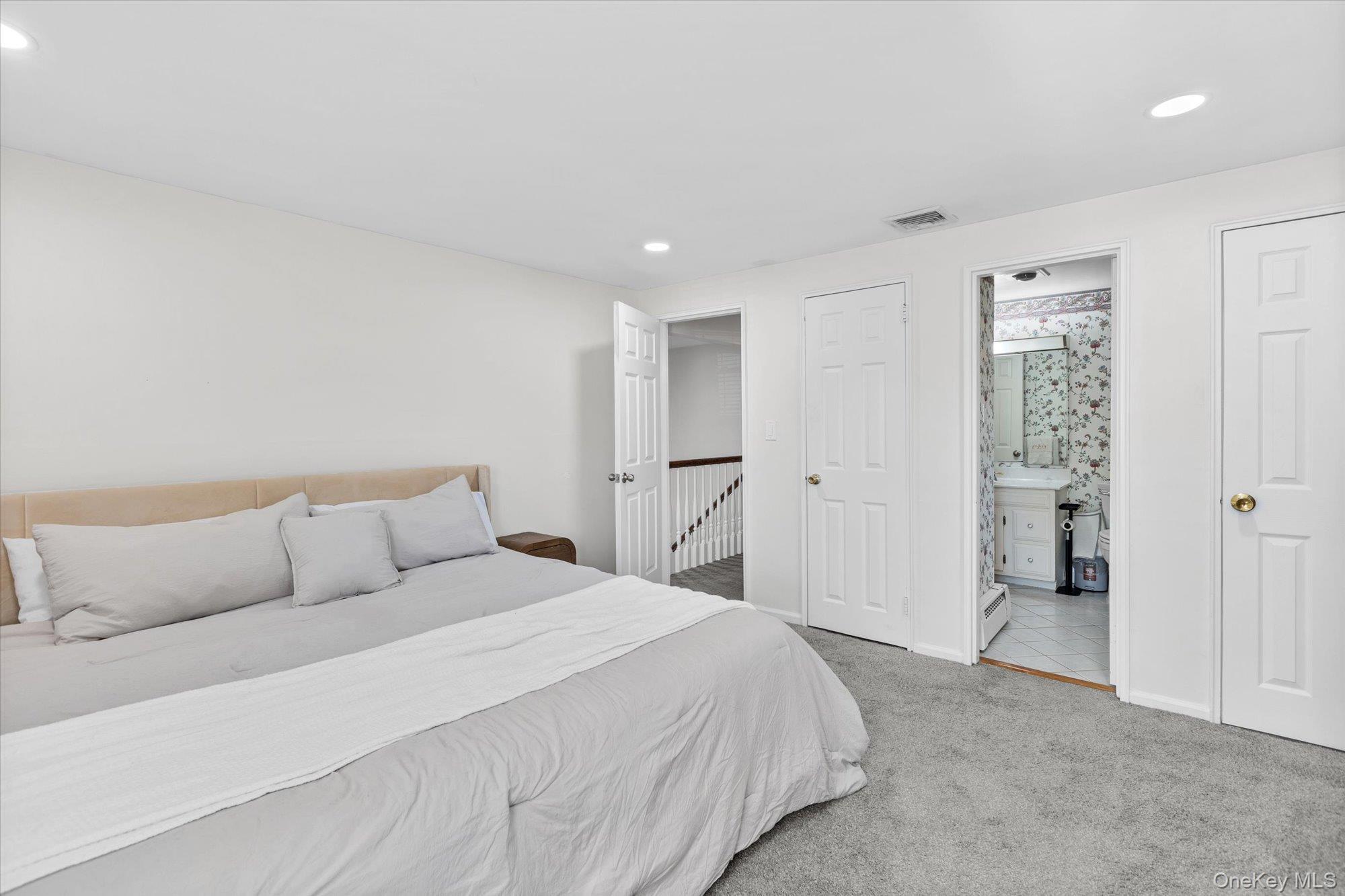 Single Family Skyview Suffolk County, NY 11747, MLS-939925-14