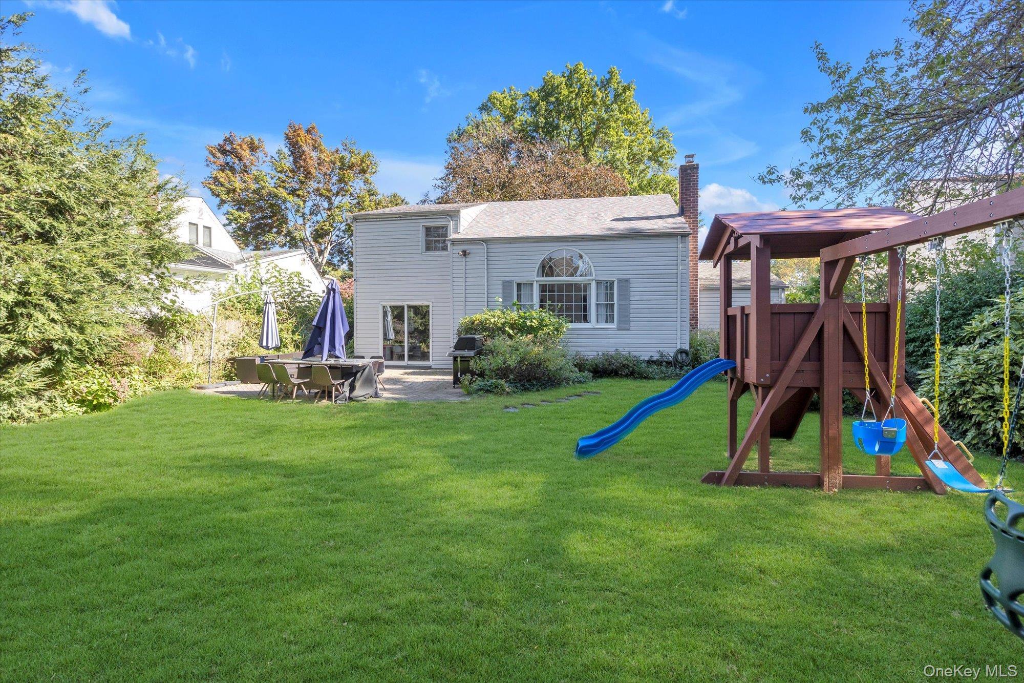 Single Family Skyview Suffolk County, NY 11747, MLS-939925-19