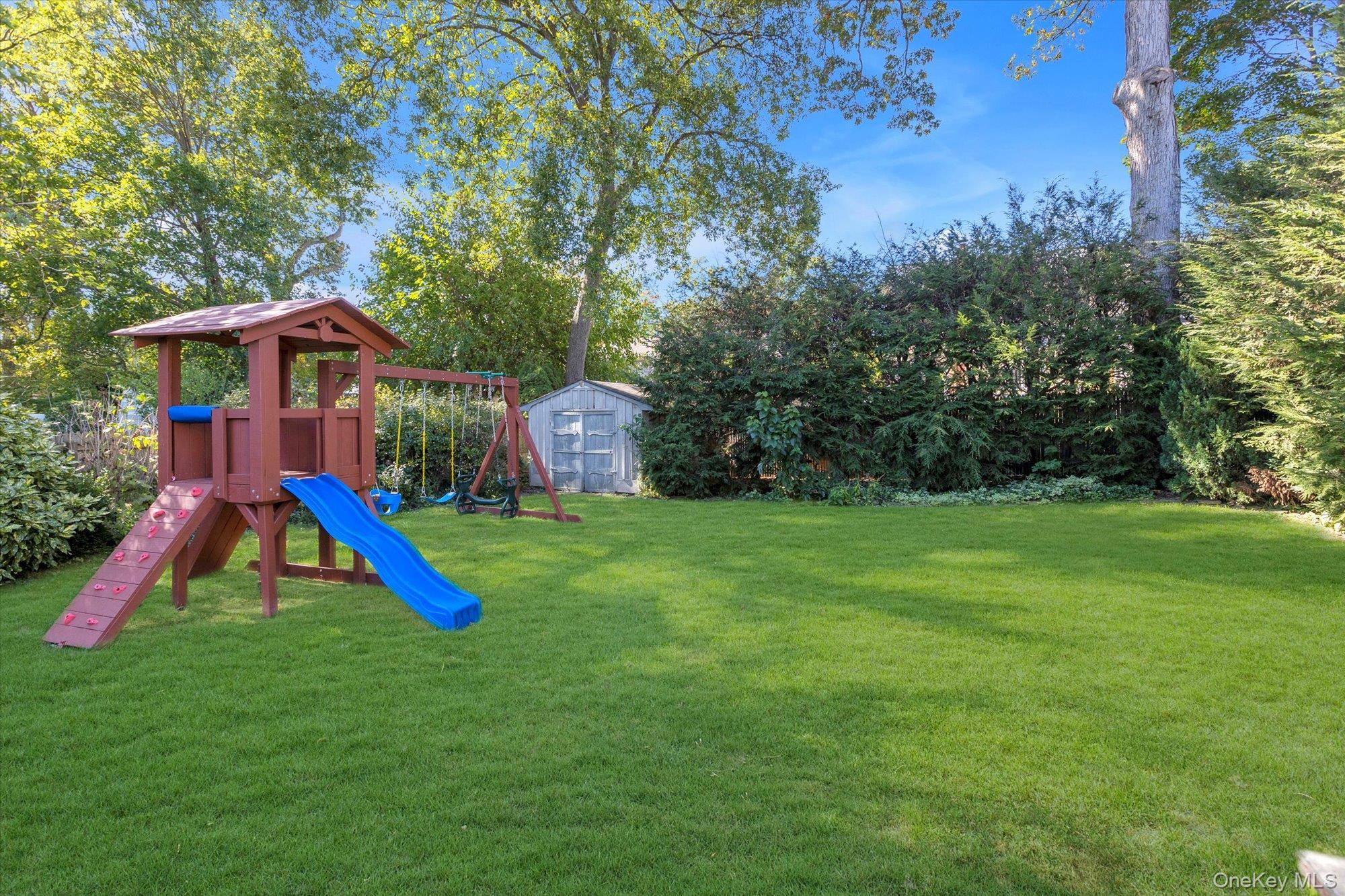 Single Family Skyview Suffolk County, NY 11747, MLS-939925-20