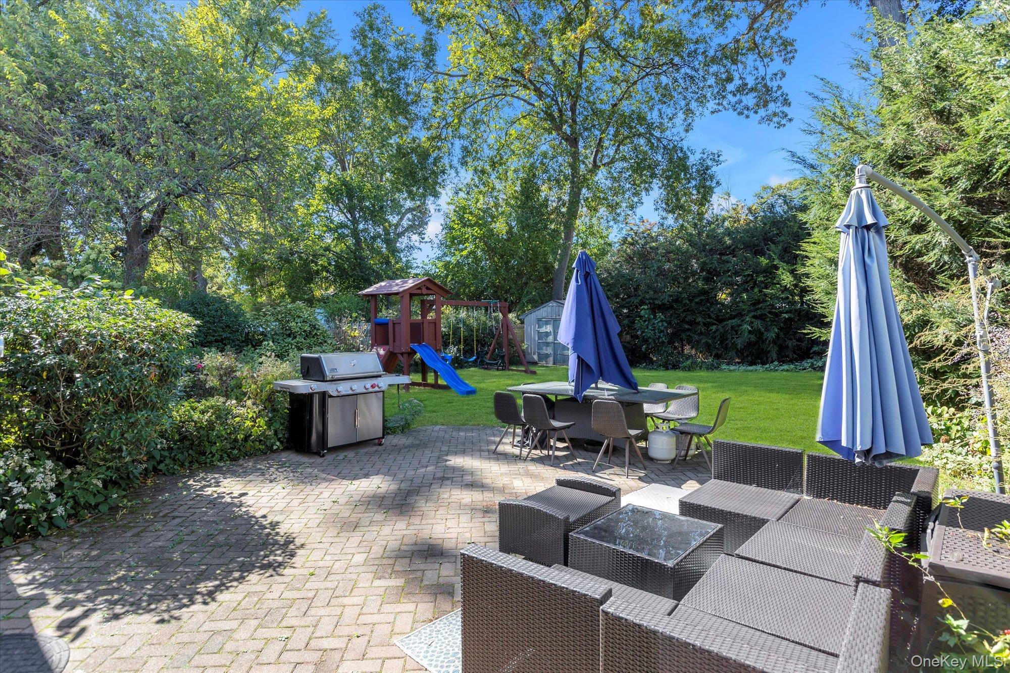 Single Family Skyview Suffolk County, NY 11747, MLS-939925-21