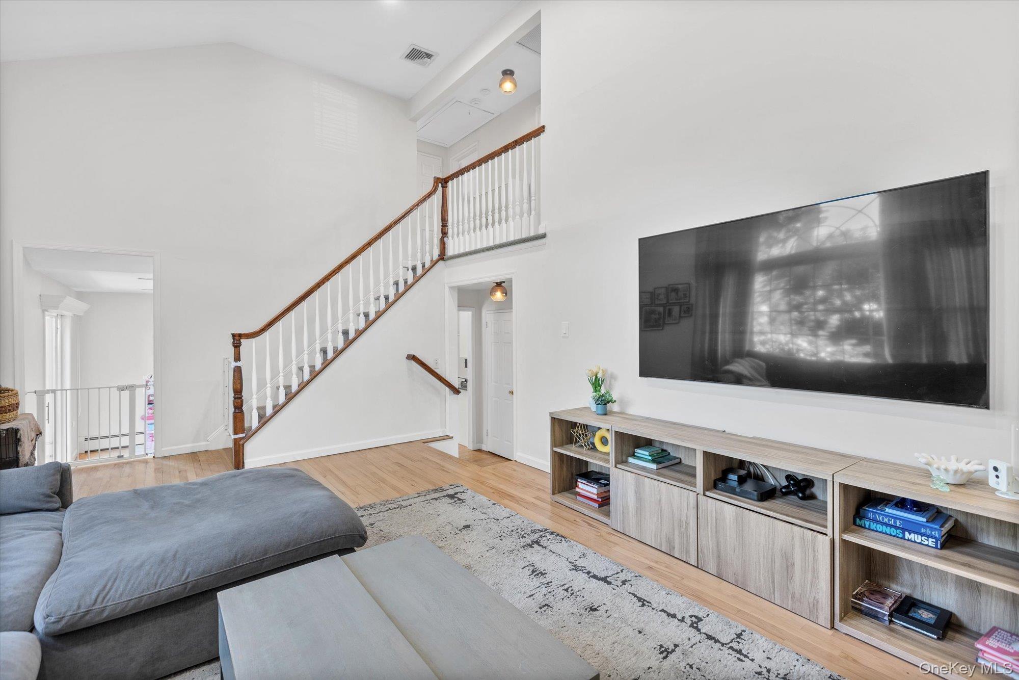 Single Family Skyview Suffolk County, NY 11747, MLS-939925-6