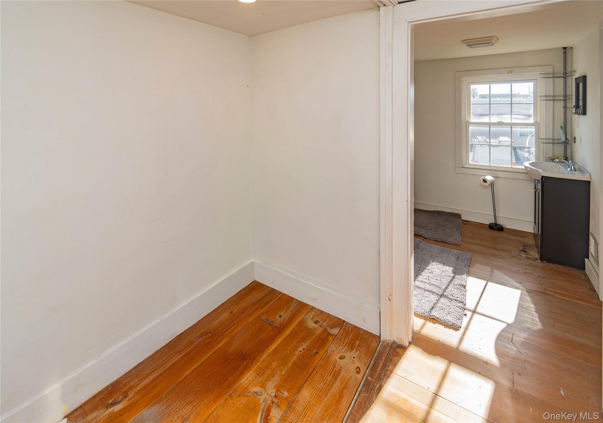 Single Family Broadway  Ulster County, NY 12466, MLS-939939-25