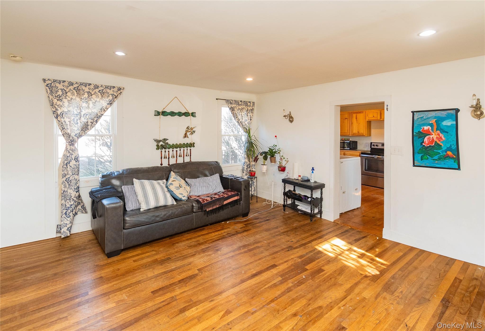 Single Family Broadway  Ulster County, NY 12466, MLS-939939-8