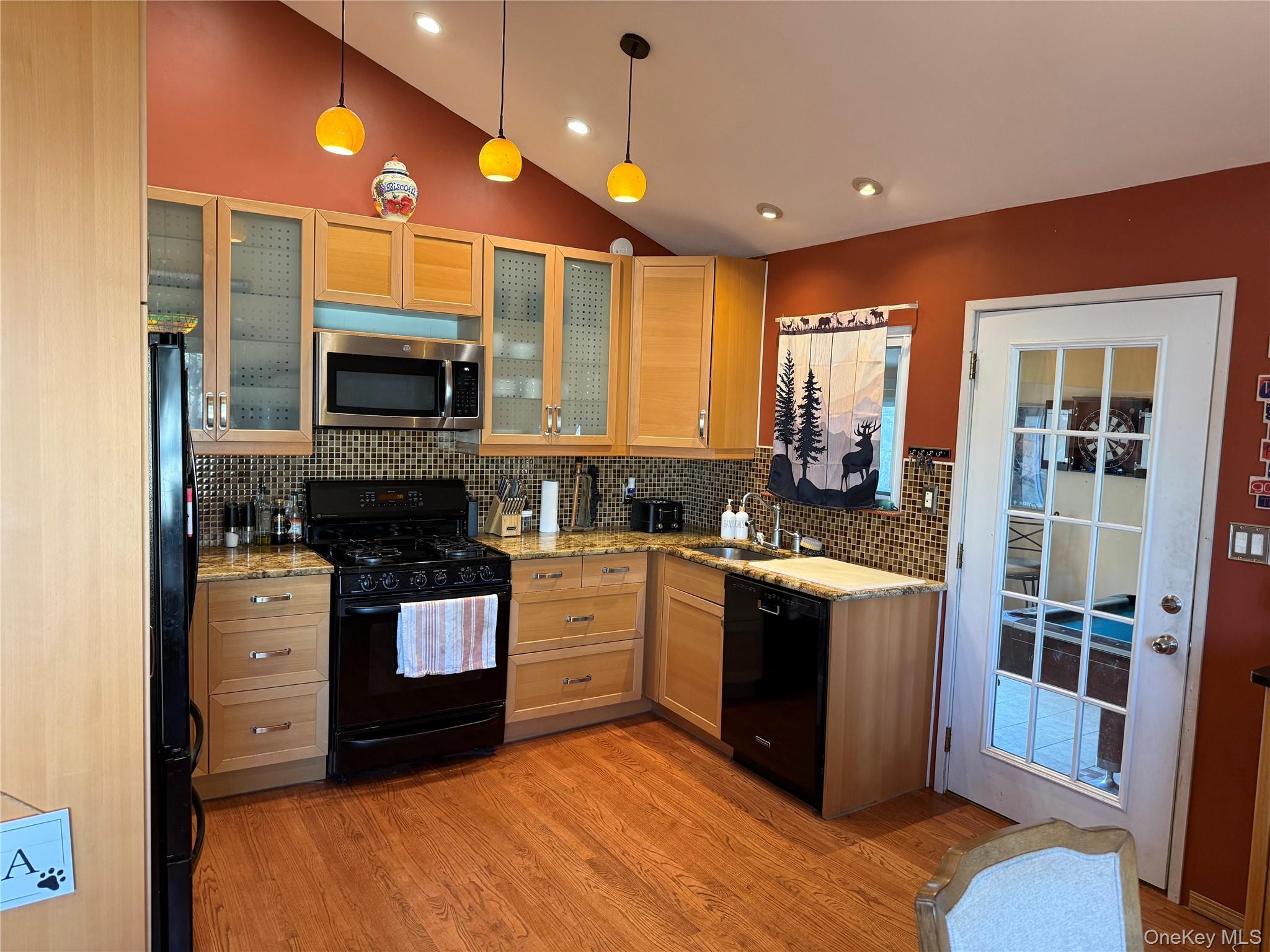 Single Family Madison Suffolk County, NY 11757, MLS-939946-15