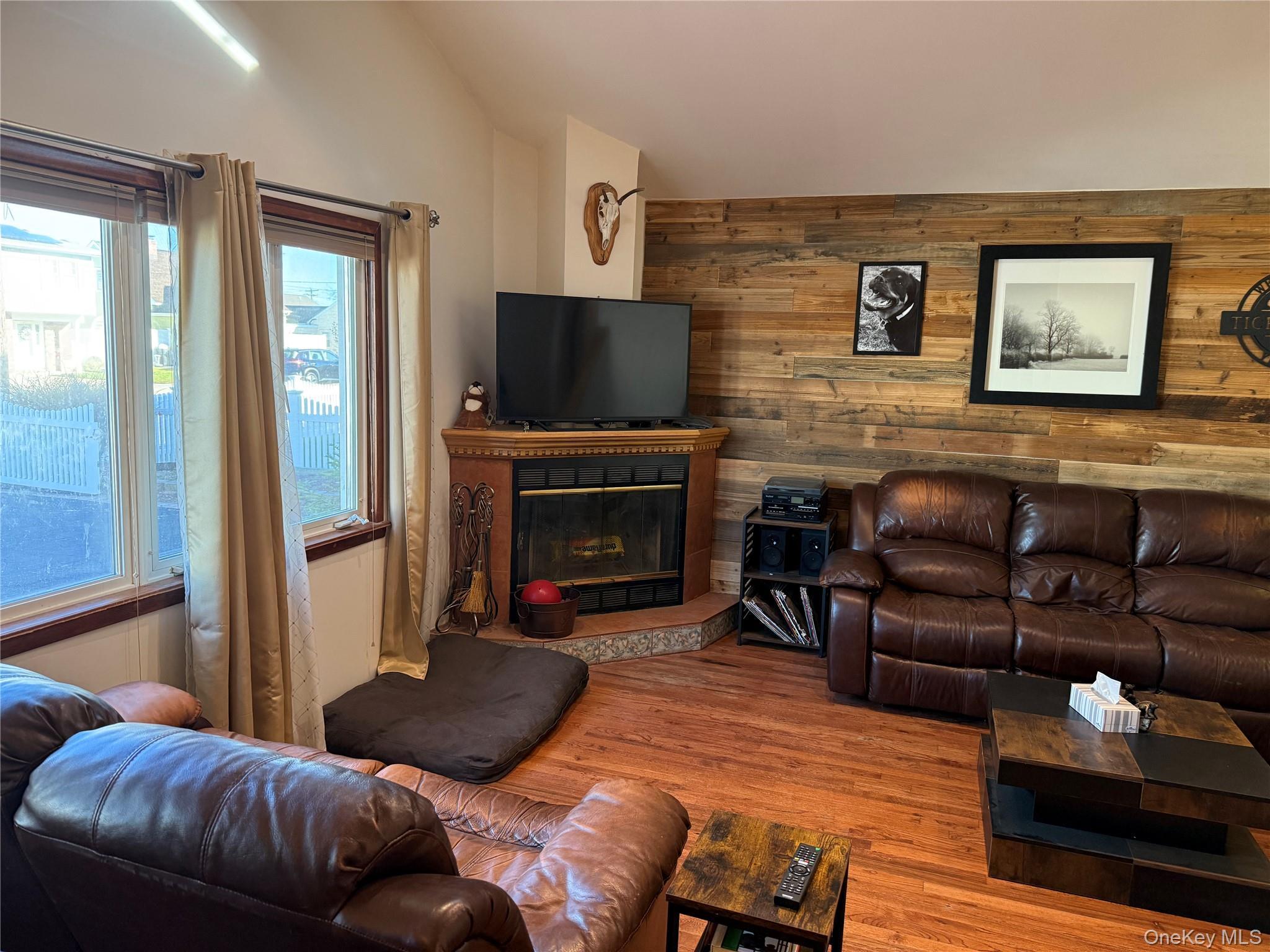 Single Family Madison Suffolk County, NY 11757, MLS-939946-18