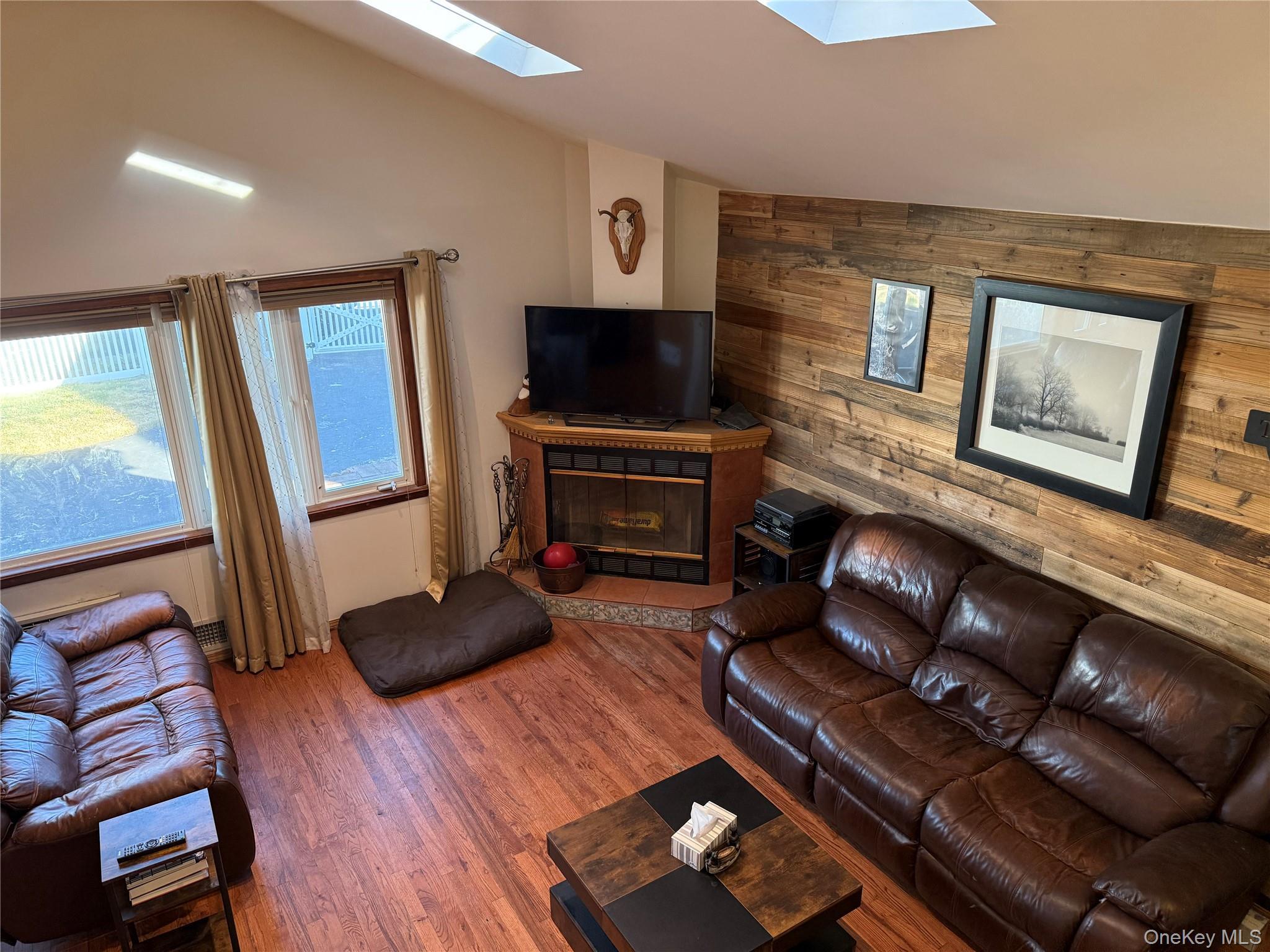 Single Family Madison Suffolk County, NY 11757, MLS-939946-20