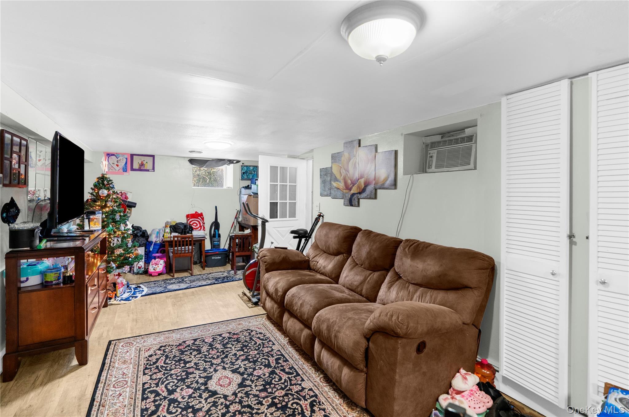 Single Family Farragut Suffolk County, NY 11706, MLS-939956-13