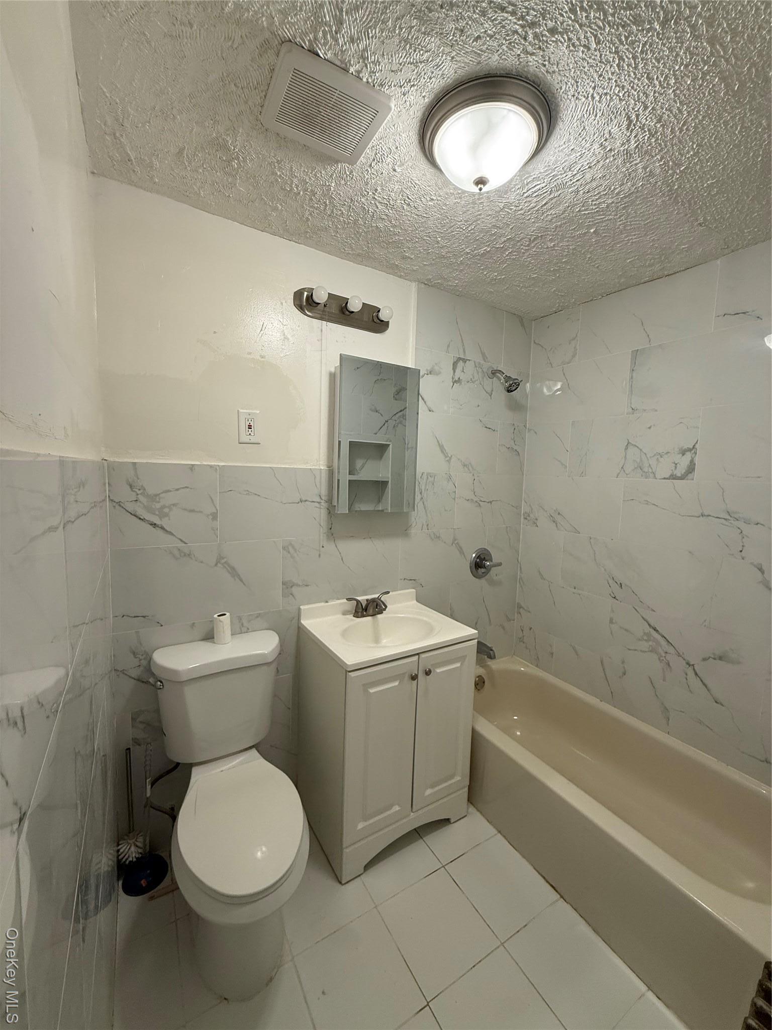 Single Family 221st Bronx, NY 10467, MLS-939989-14