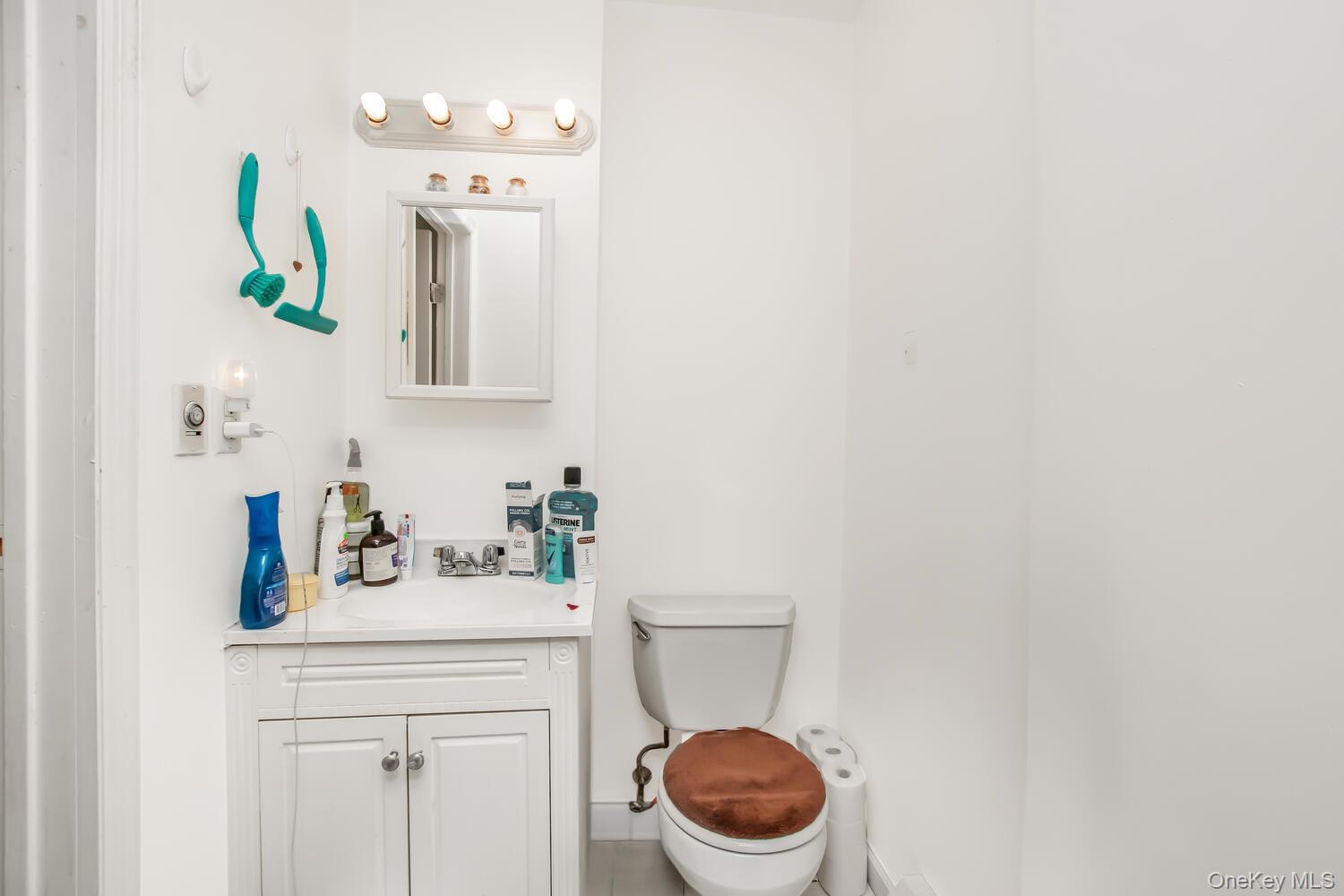 Single Family Porach Westchester County, NY 10701, MLS-939993-21