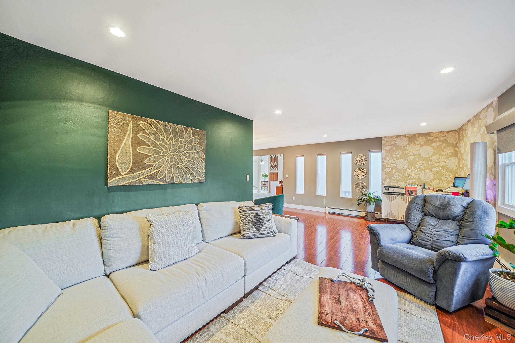 Single Family Malcolm Suffolk County, NY 11713, MLS-940042-11