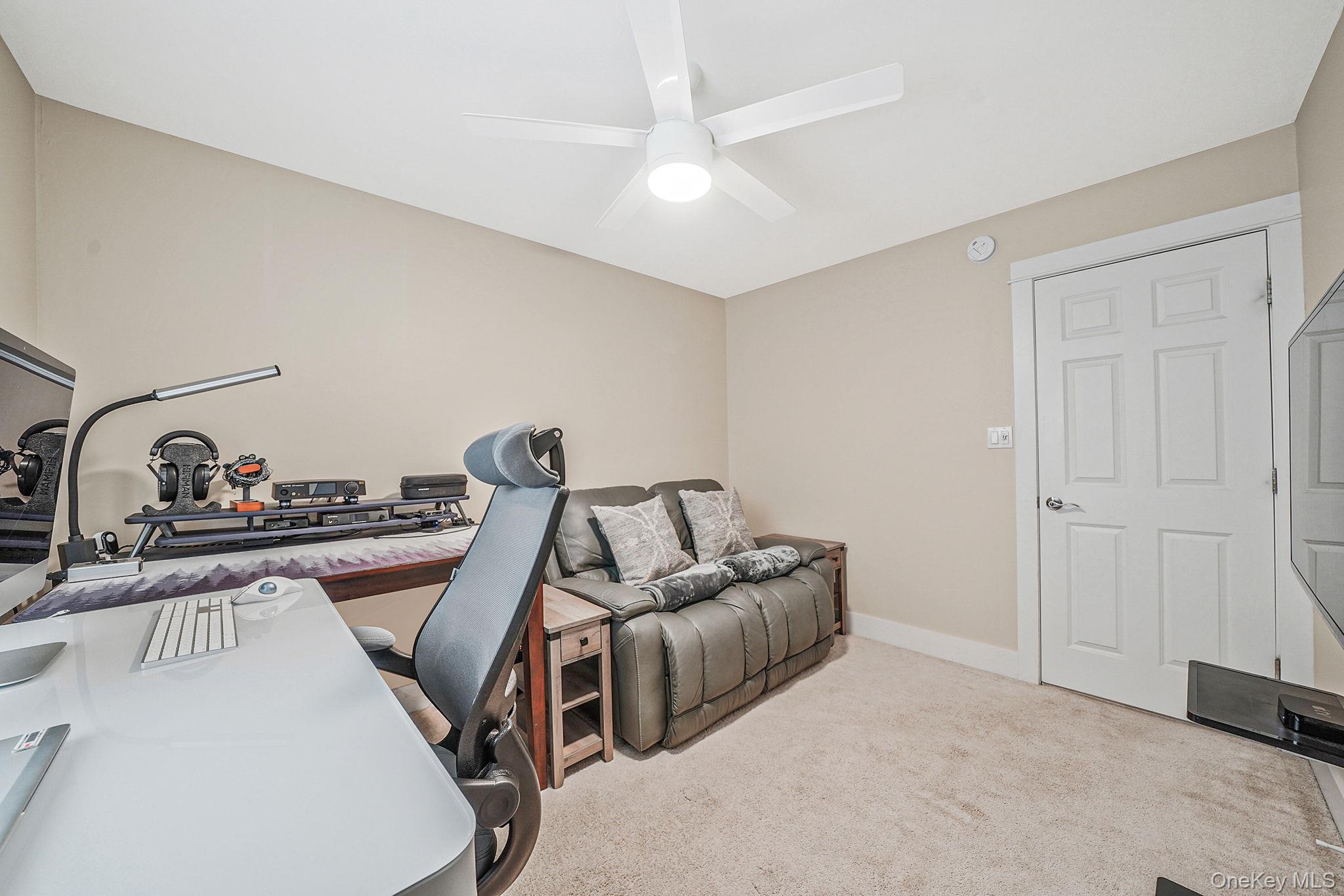 Single Family Malcolm Suffolk County, NY 11713, MLS-940042-16