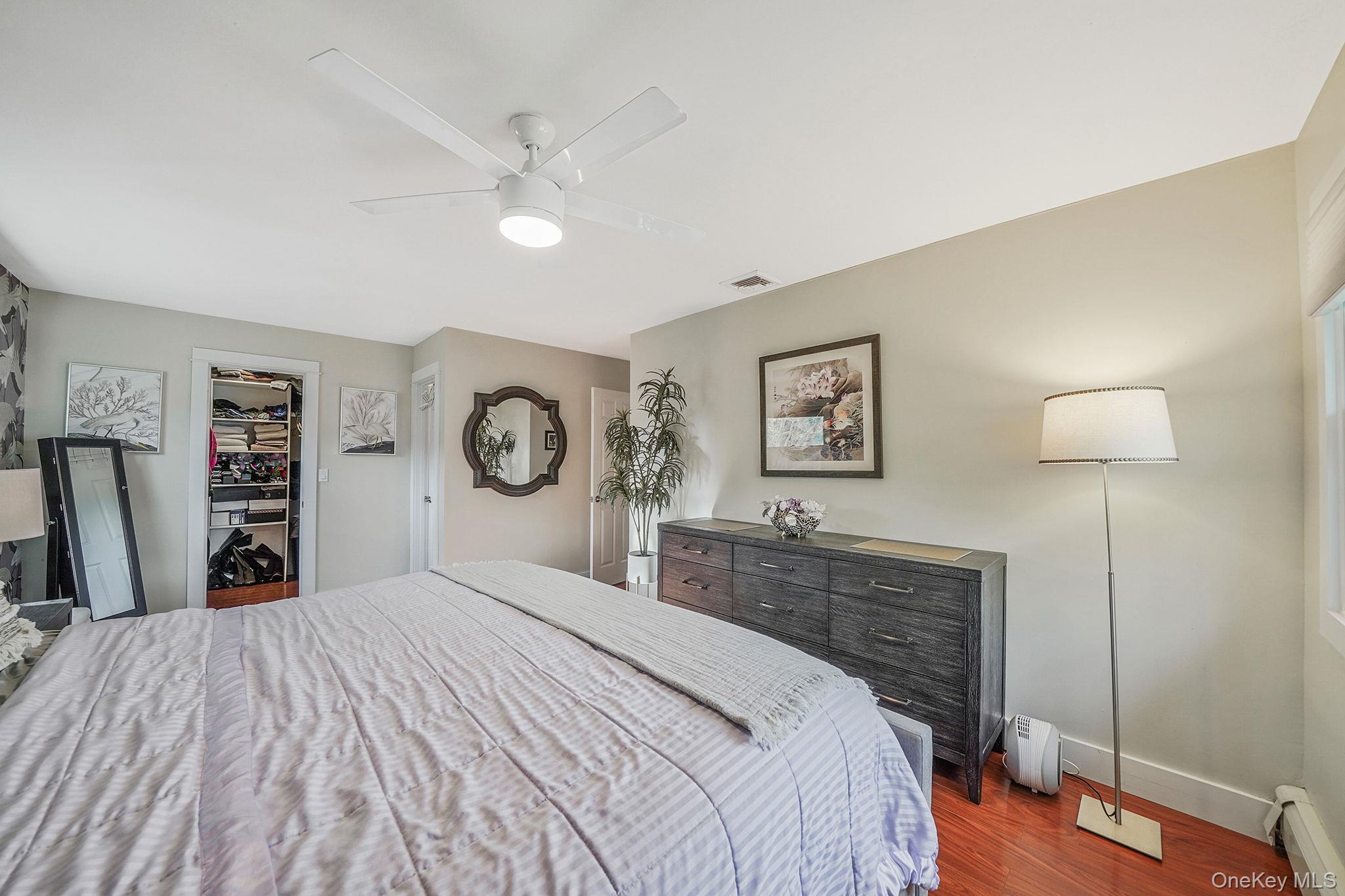 Single Family Malcolm Suffolk County, NY 11713, MLS-940042-20