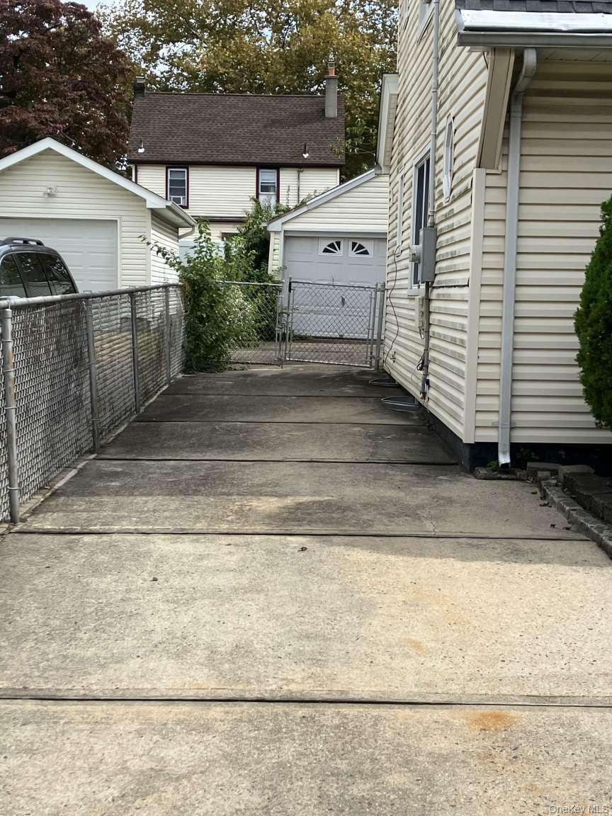 Single Family Campbell Nassau County, NY 11596, MLS-940053-2