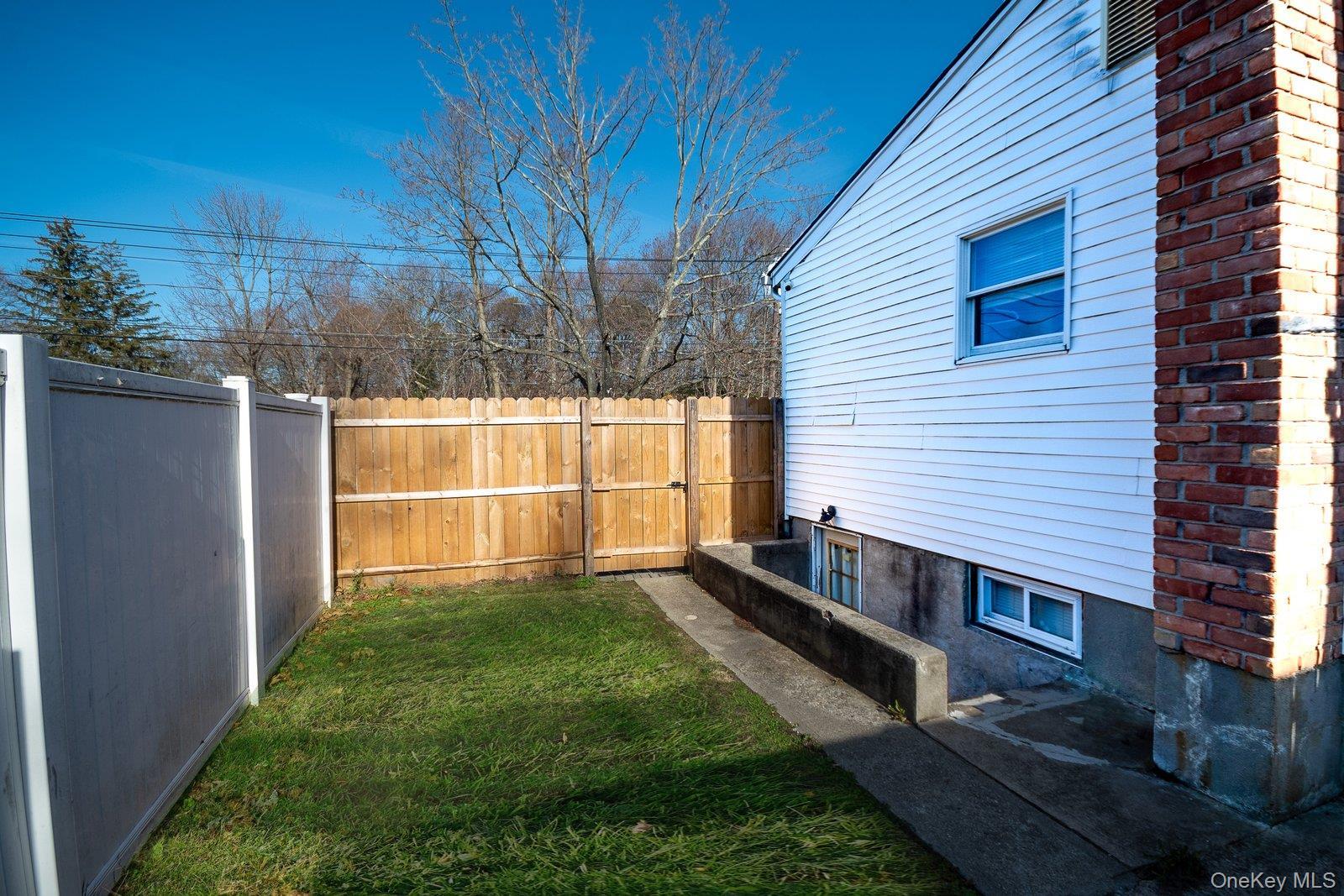 Single Family Spur Suffolk County, NY 11706, MLS-940065-24