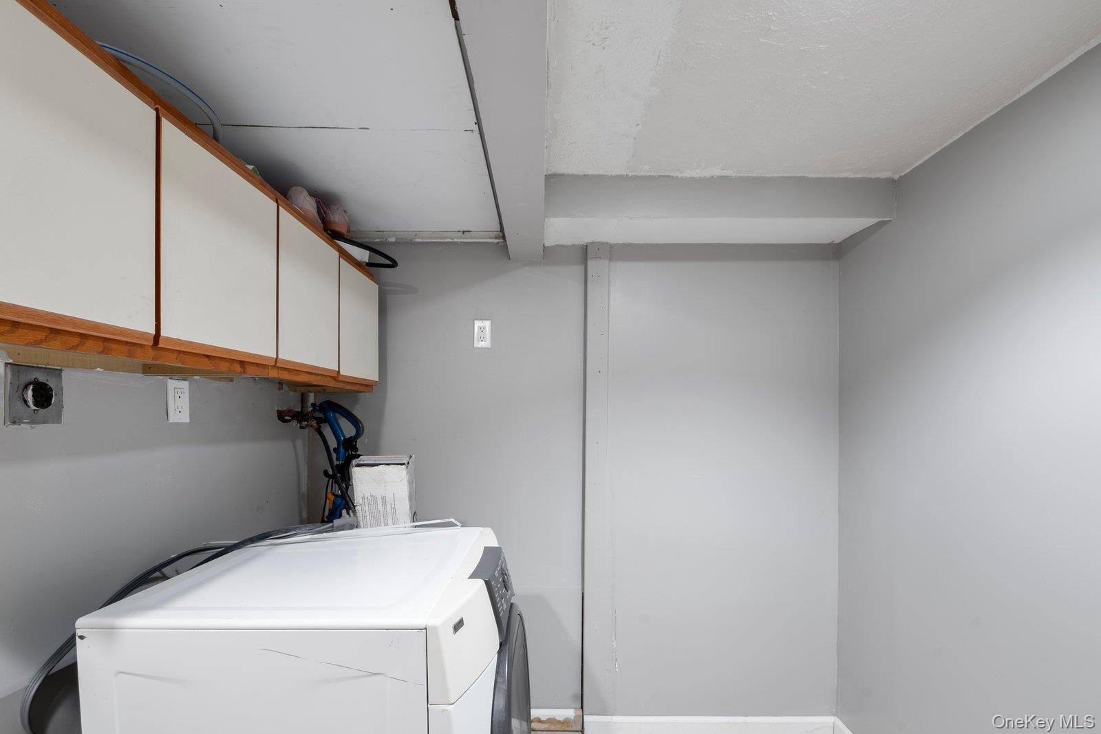 Single Family Spur Suffolk County, NY 11706, MLS-940065-25