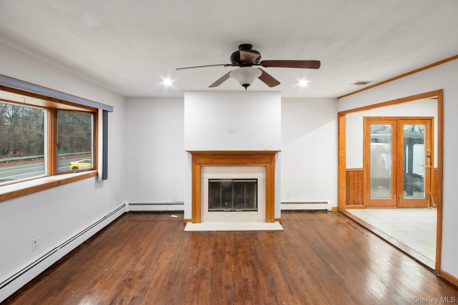 Single Family Spur Suffolk County, NY 11706, MLS-940065-4