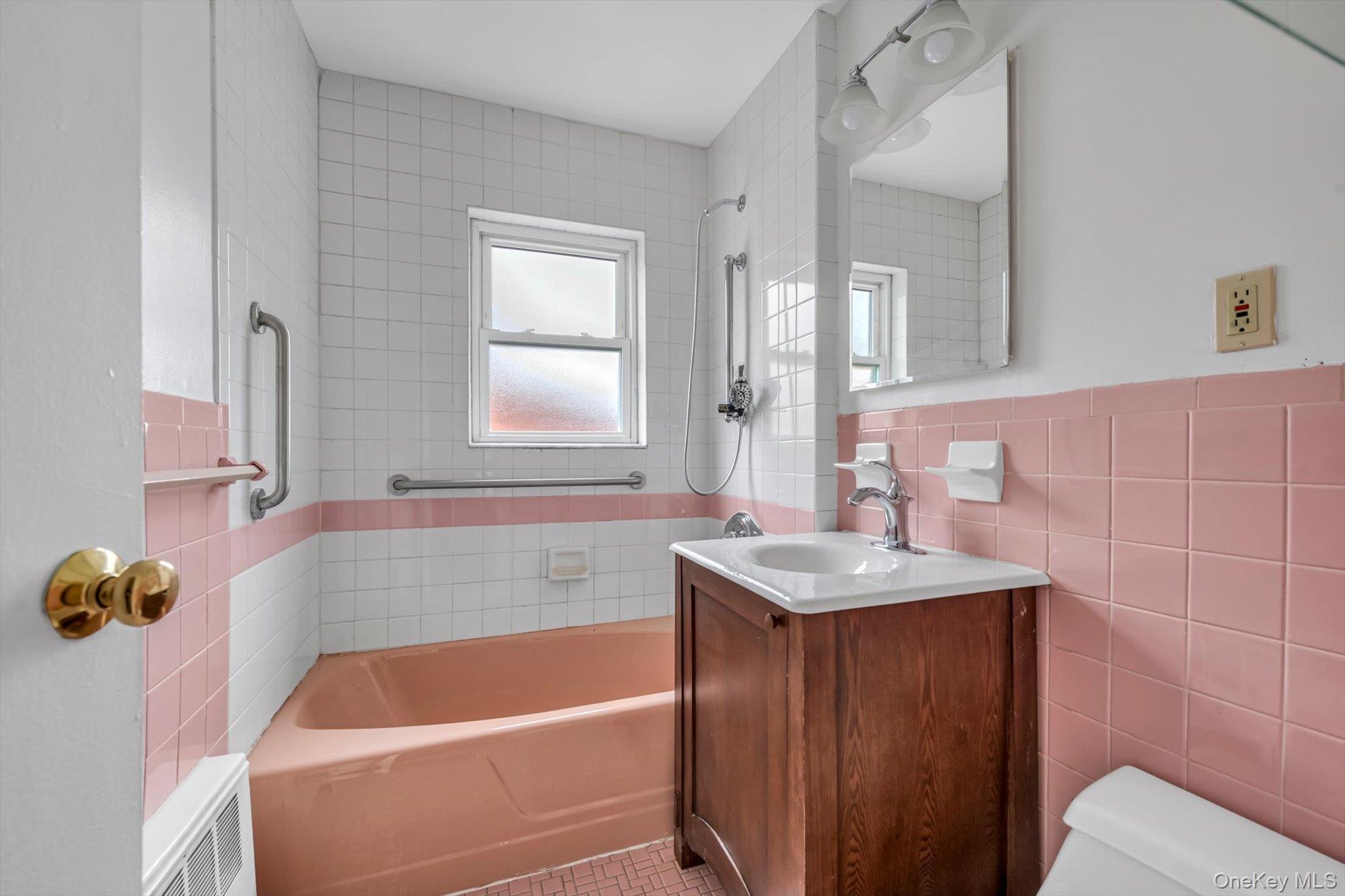 Coop Pelham  Westchester County, NY 10805, MLS-940074-10