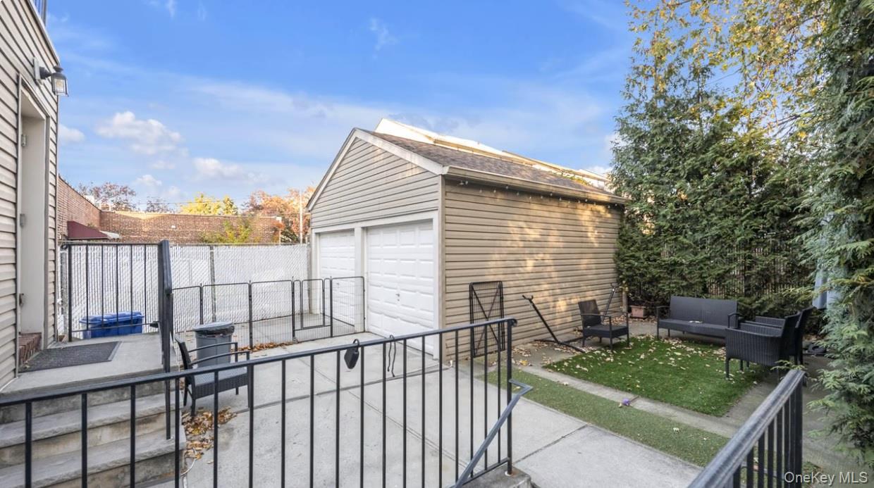 Single Family 149th  Queens, NY 11357, MLS-940078-24