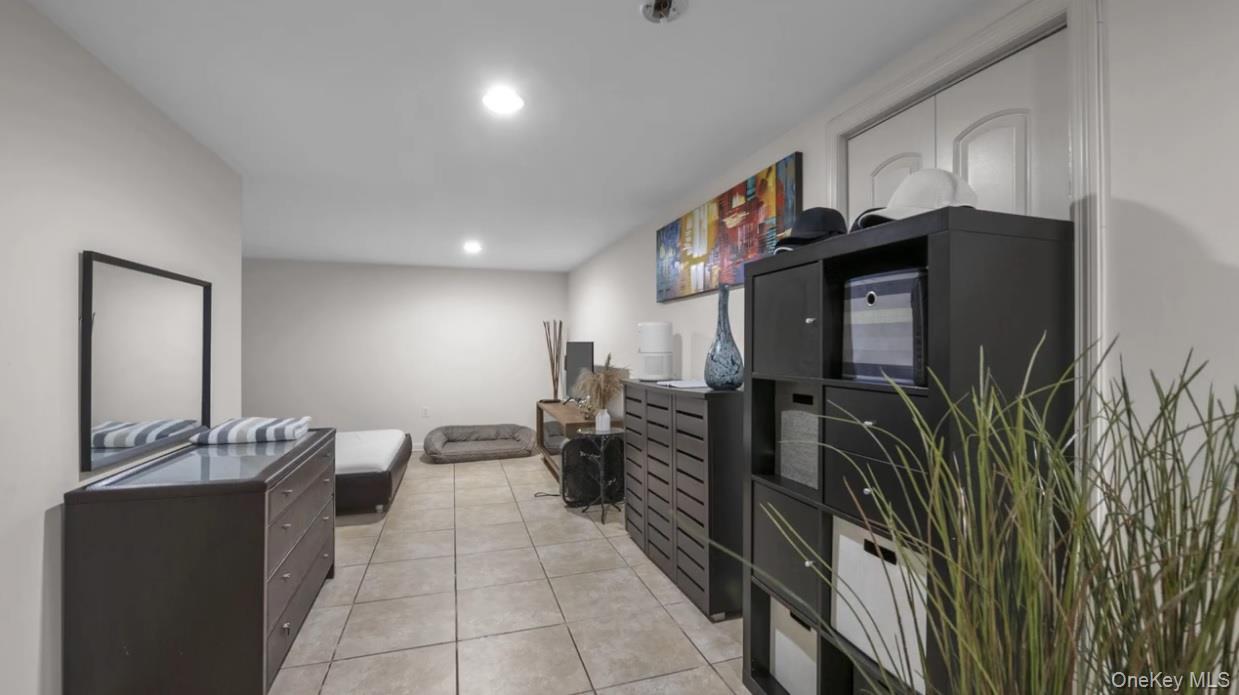 Single Family 149th  Queens, NY 11357, MLS-940078-34