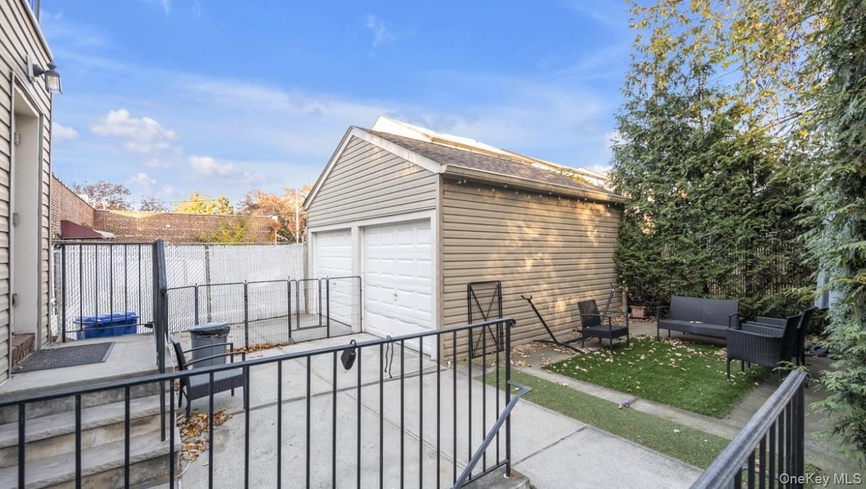 Single Family 149th  Queens, NY 11357, MLS-940078-39