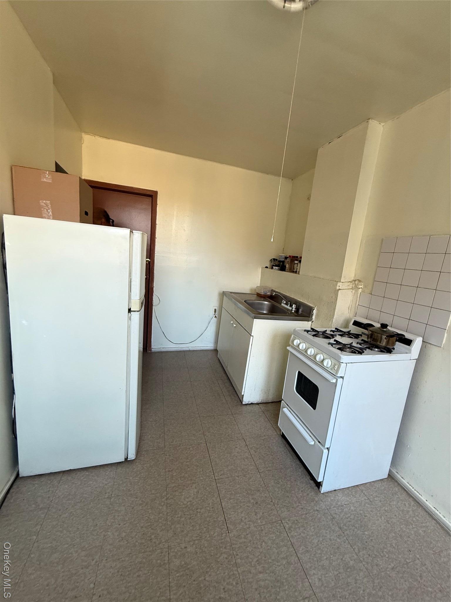 Single Family Rev James Polite  Bronx, NY 10459, MLS-940084-4