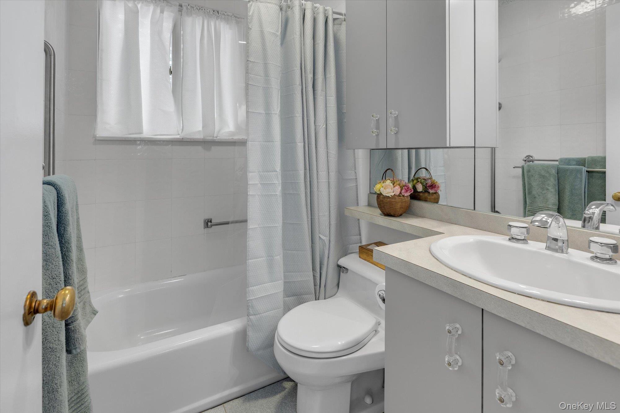 Single Family Catherine Suffolk County, NY 11731, MLS-940119-15