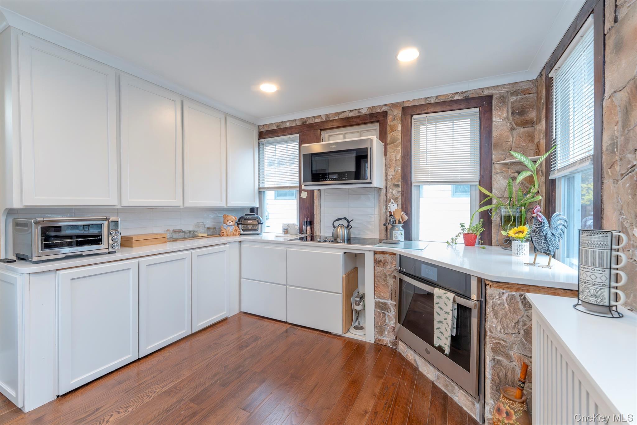 Single Family Broadway Ulster County, NY 12466, MLS-940125-17