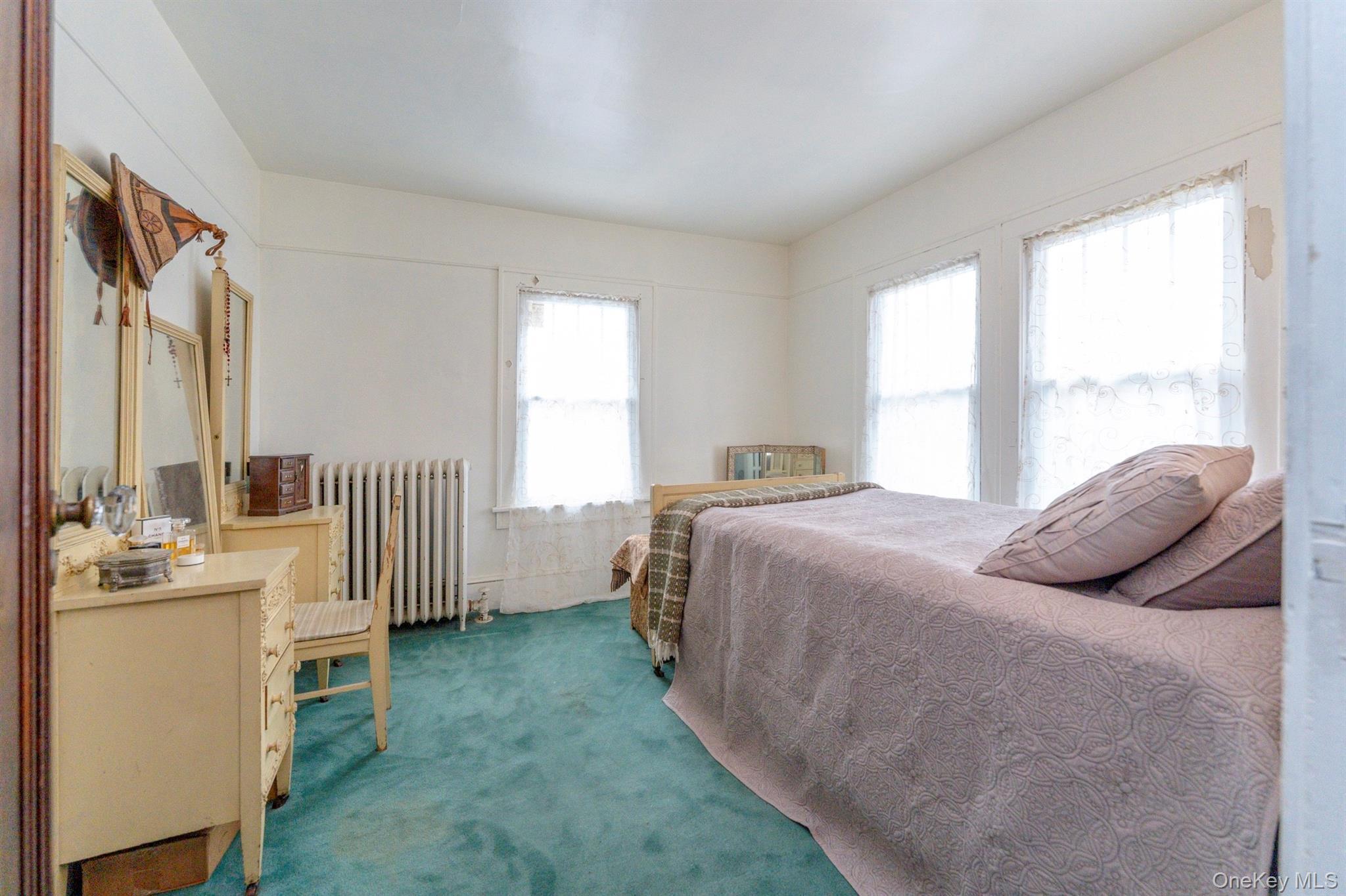 Single Family Broadway Ulster County, NY 12466, MLS-940125-22