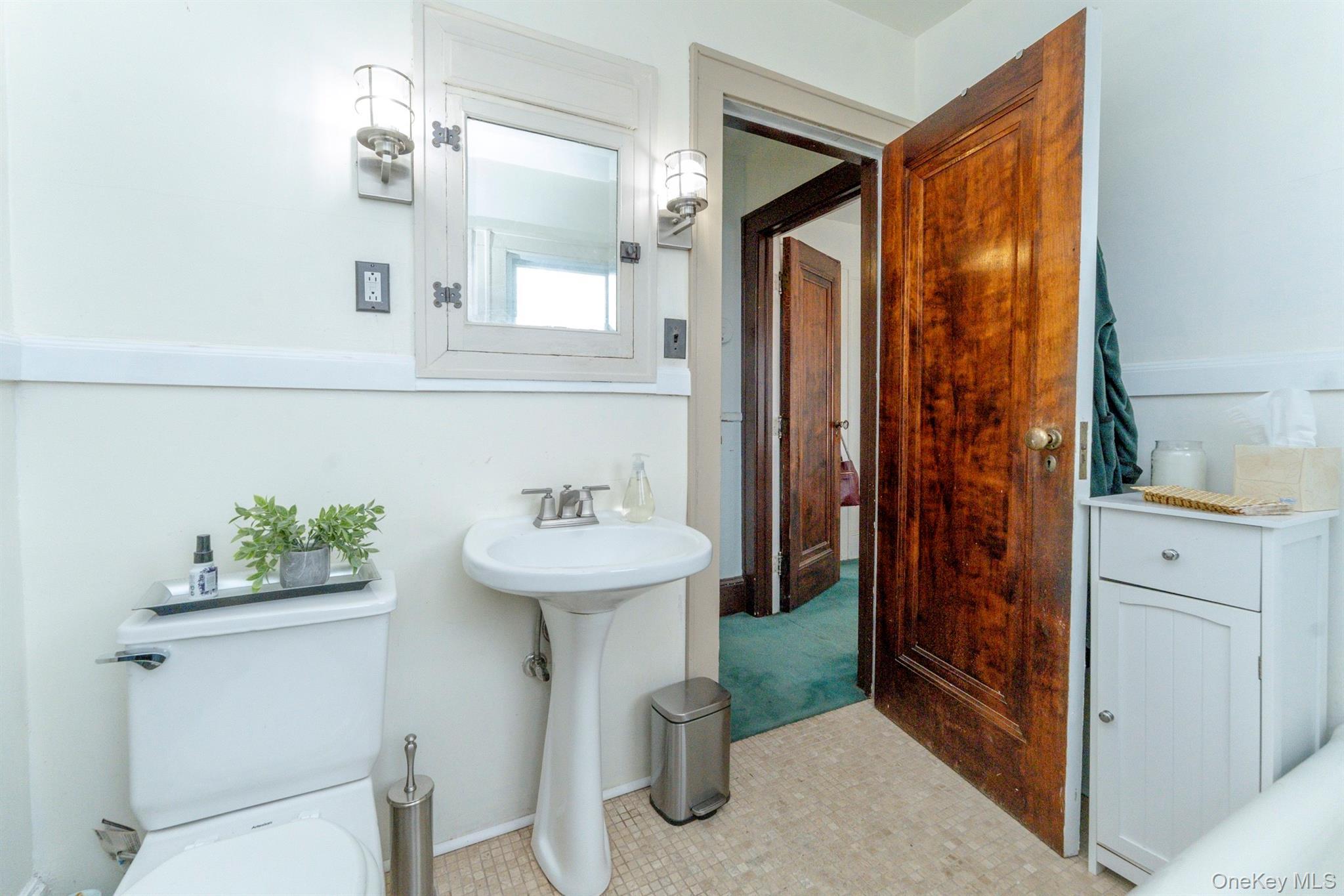 Single Family Broadway Ulster County, NY 12466, MLS-940125-24