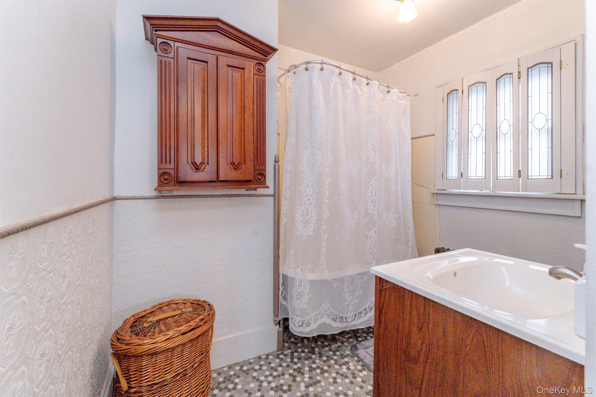 Single Family Broadway Ulster County, NY 12466, MLS-940125-30