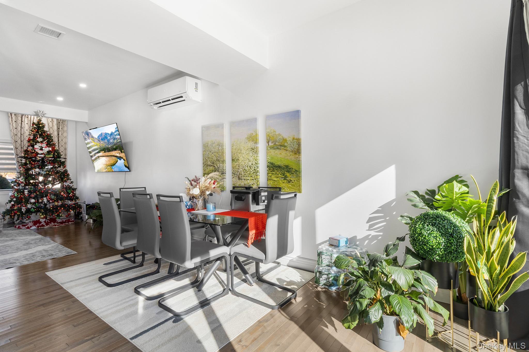 Single Family 17th Suffolk County, NY 11704, MLS-940135-11