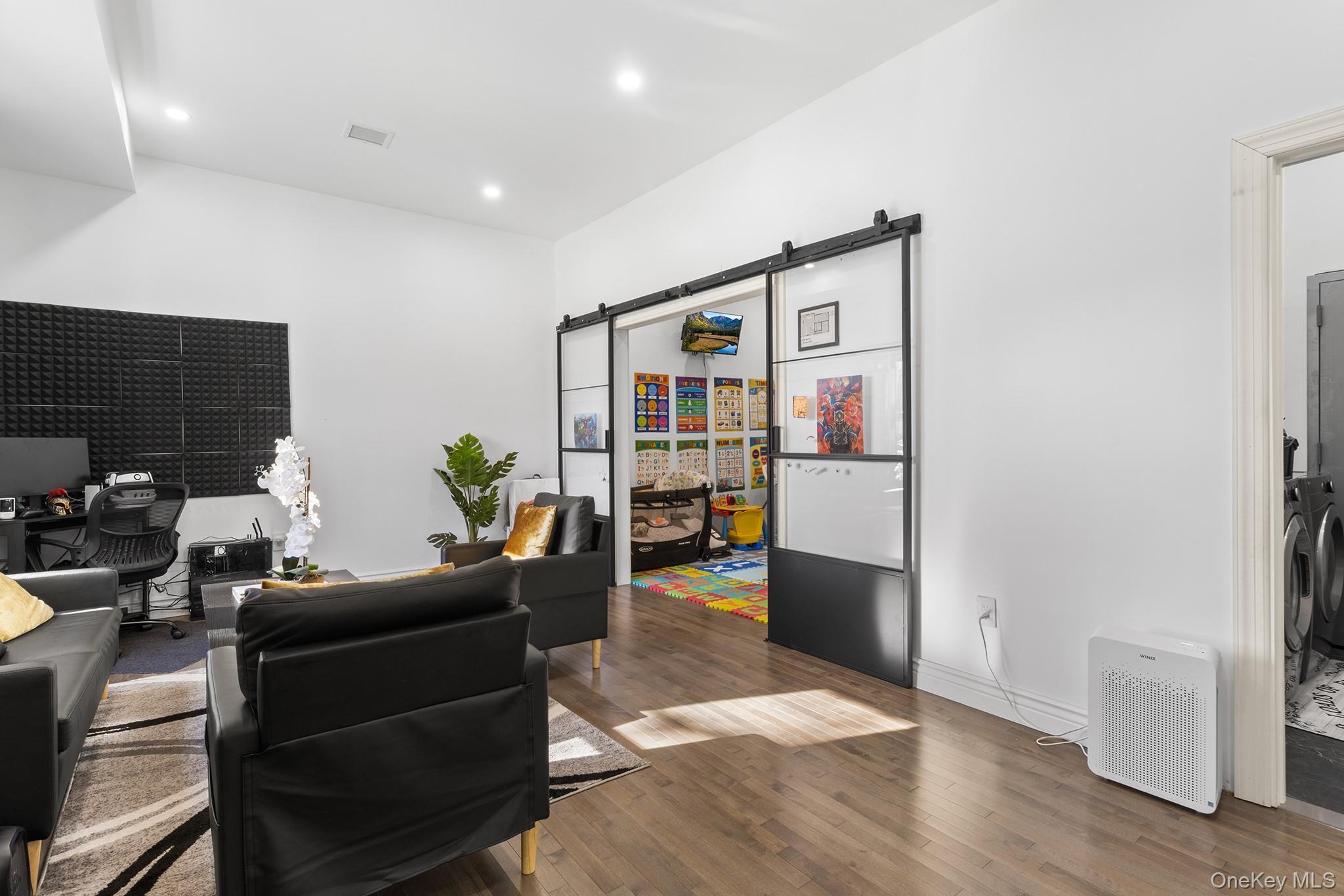 Single Family 17th Suffolk County, NY 11704, MLS-940135-19