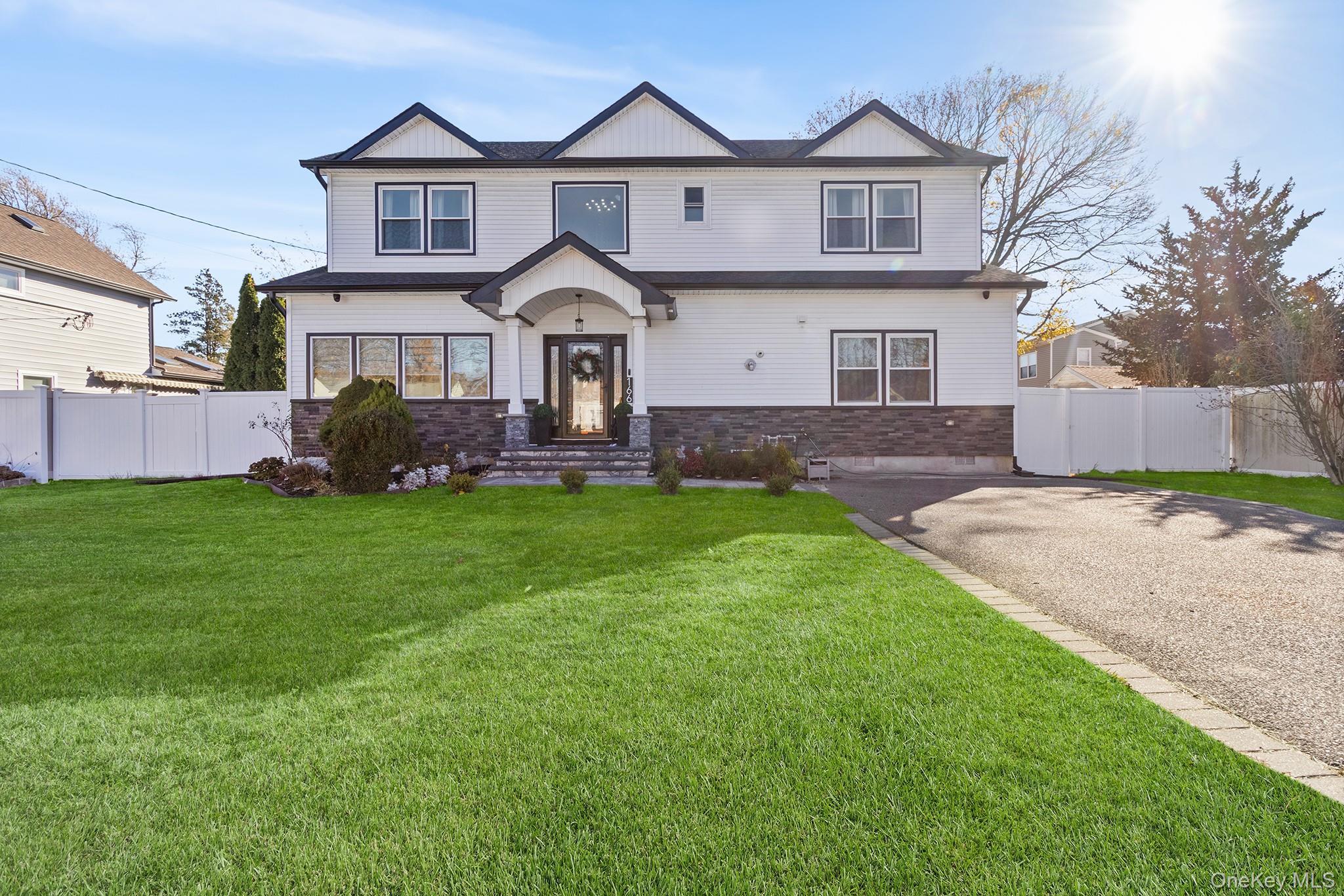 Single Family 17th Suffolk County, NY 11704, MLS-940135-2