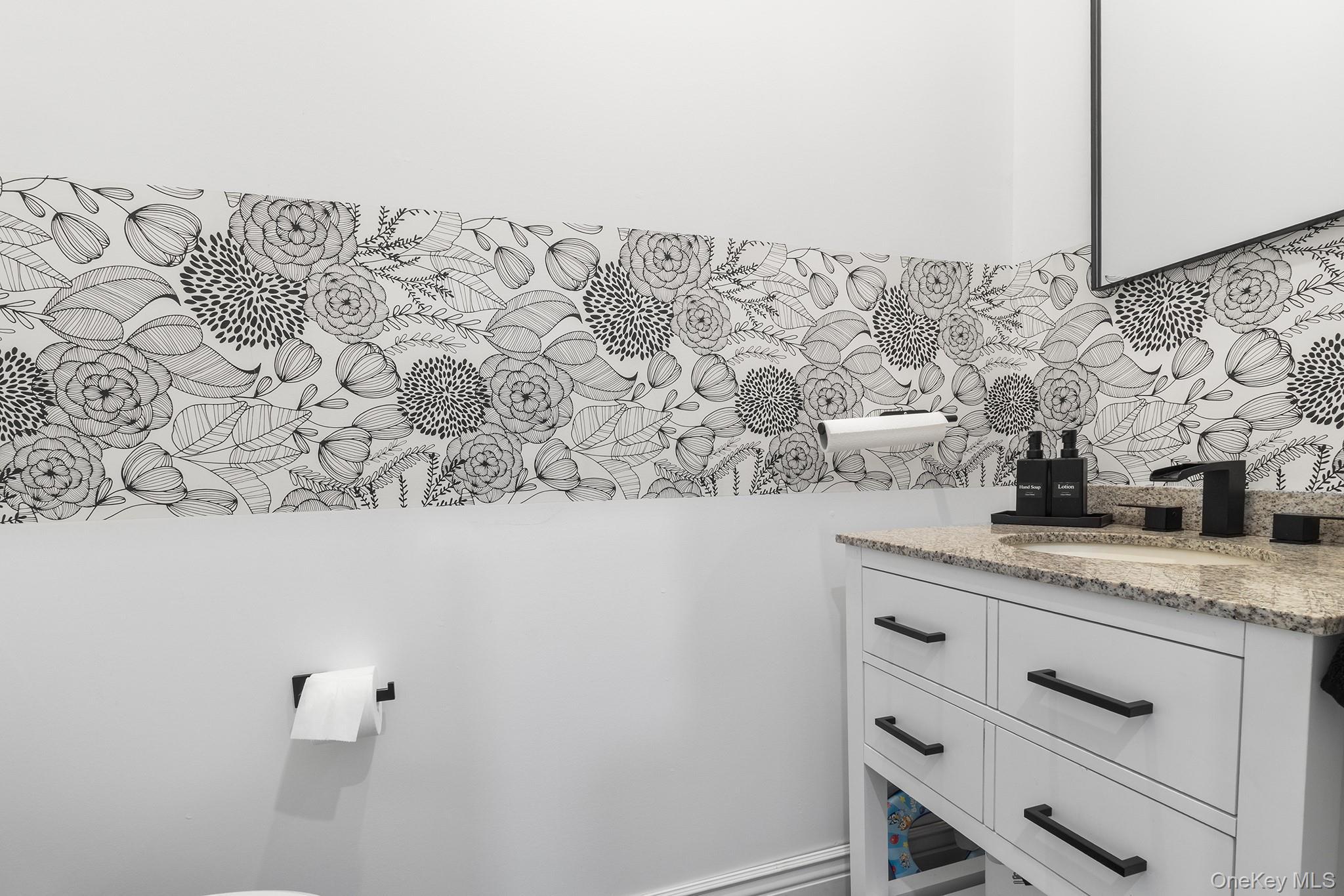 Single Family 17th Suffolk County, NY 11704, MLS-940135-22