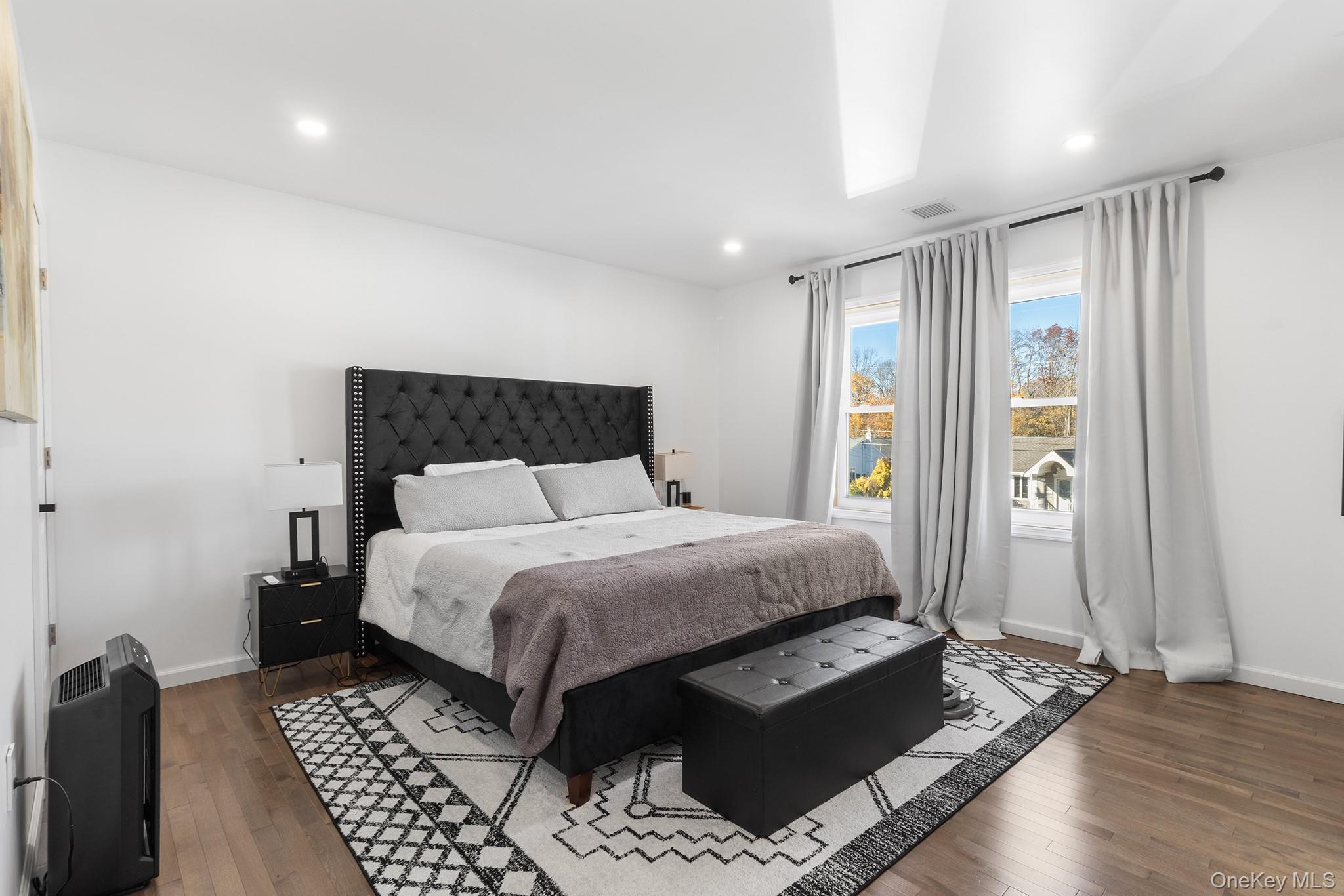 Single Family 17th Suffolk County, NY 11704, MLS-940135-27