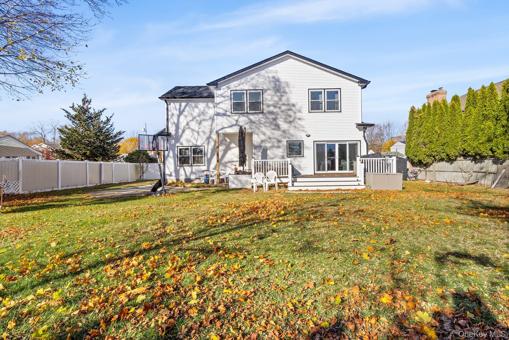 Single Family 17th Suffolk County, NY 11704, MLS-940135-29