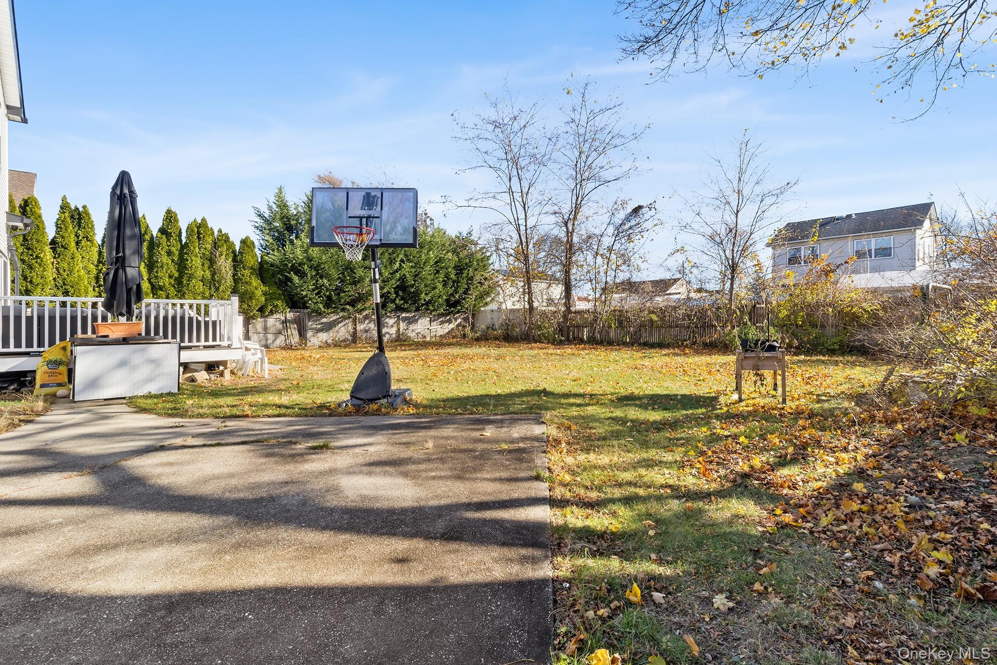 Single Family 17th Suffolk County, NY 11704, MLS-940135-3