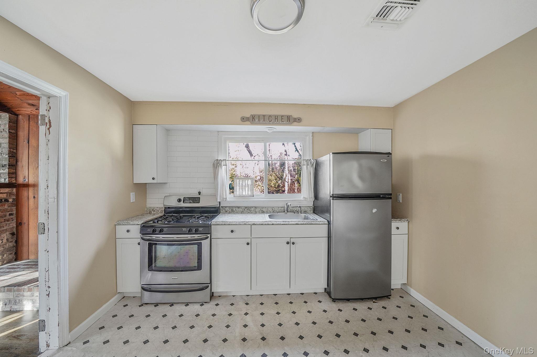 Single Family Tower  Suffolk County, NY 11782, MLS-940137-10