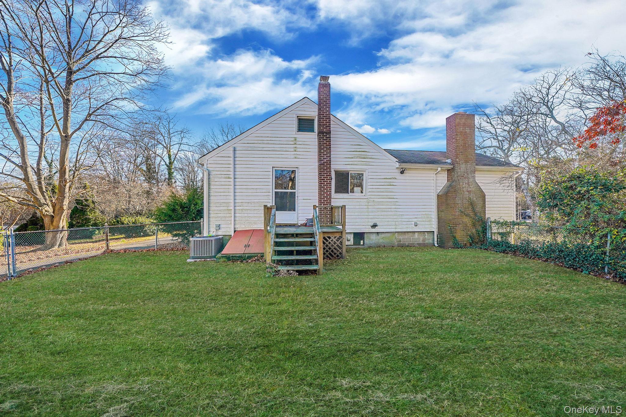 Single Family Tower  Suffolk County, NY 11782, MLS-940137-27