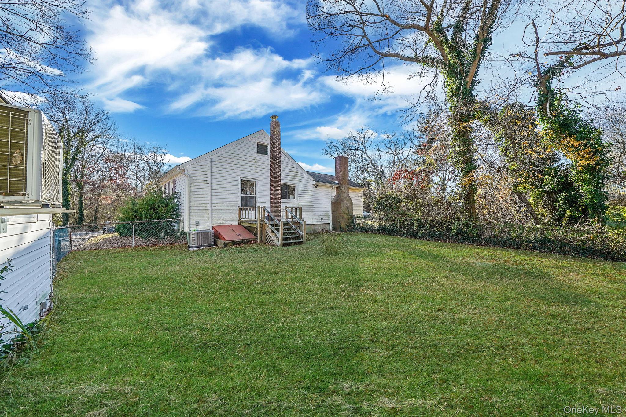 Single Family Tower  Suffolk County, NY 11782, MLS-940137-28