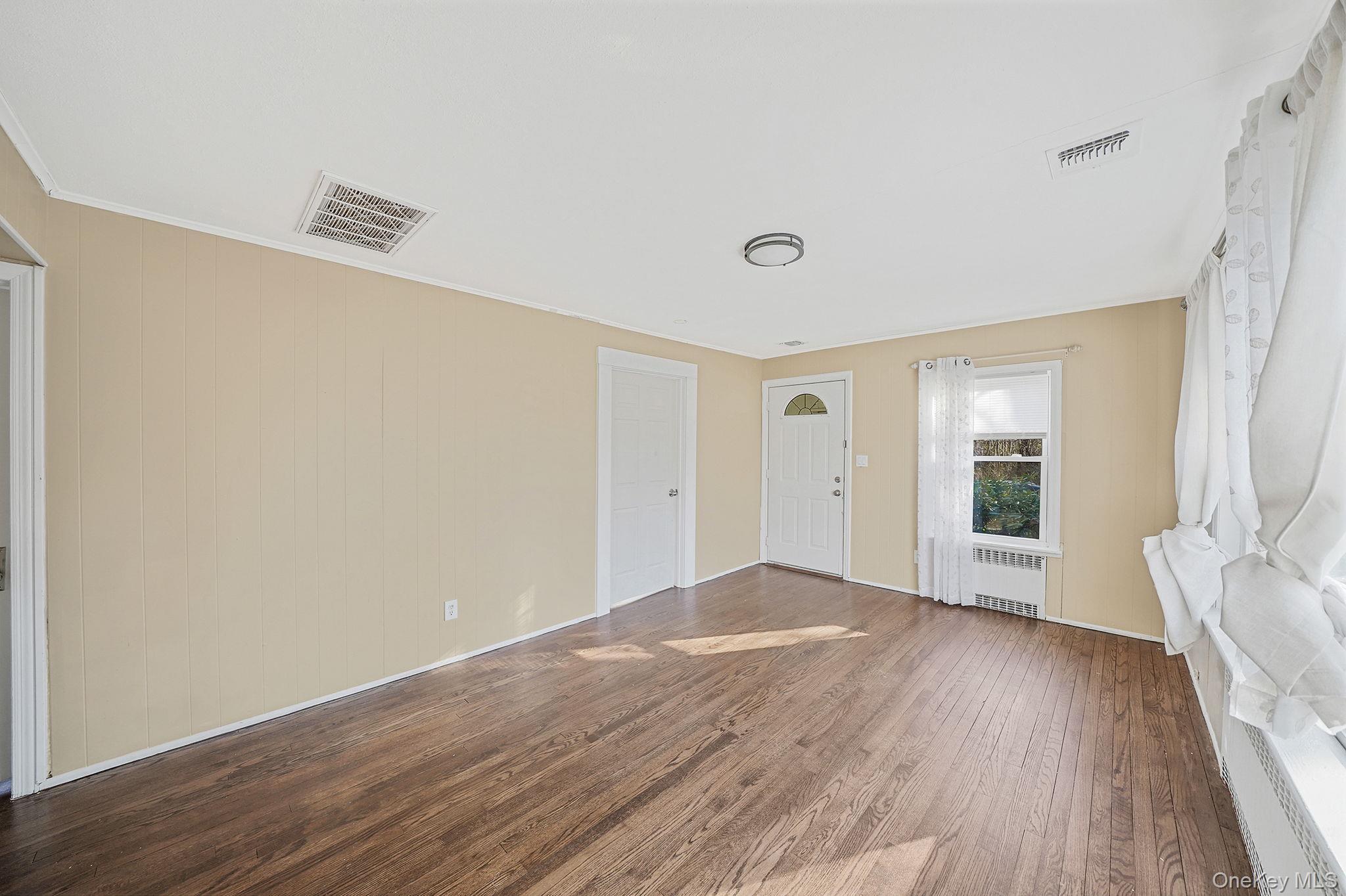 Single Family Tower  Suffolk County, NY 11782, MLS-940137-7