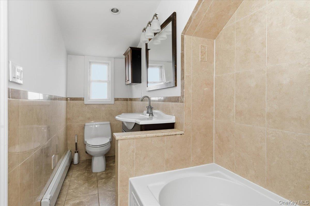 Single Family Yates  Bronx, NY 10469, MLS-940140-15