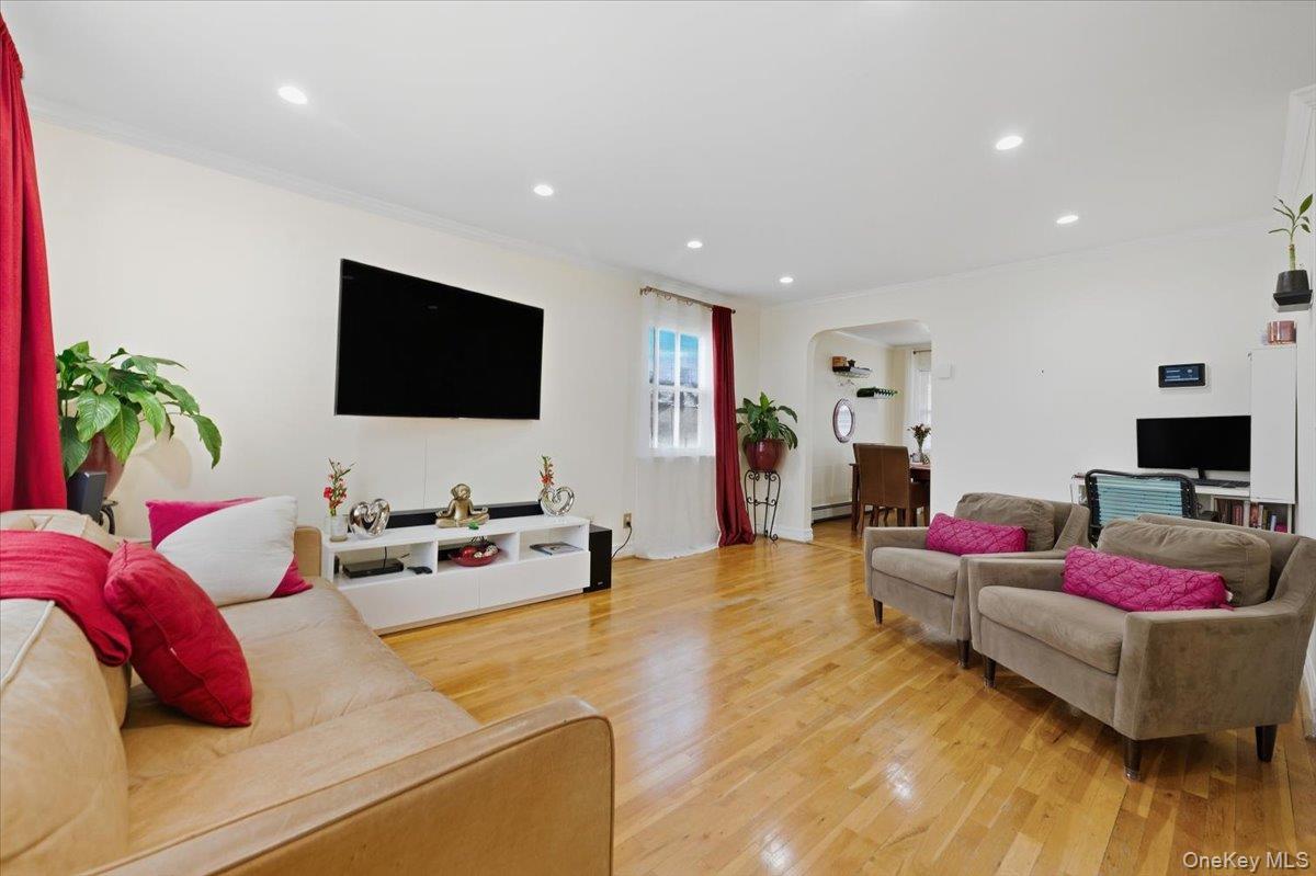 Single Family Yates  Bronx, NY 10469, MLS-940140-2