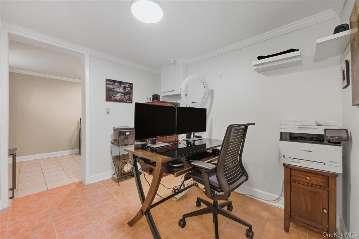 Single Family Yates  Bronx, NY 10469, MLS-940140-20