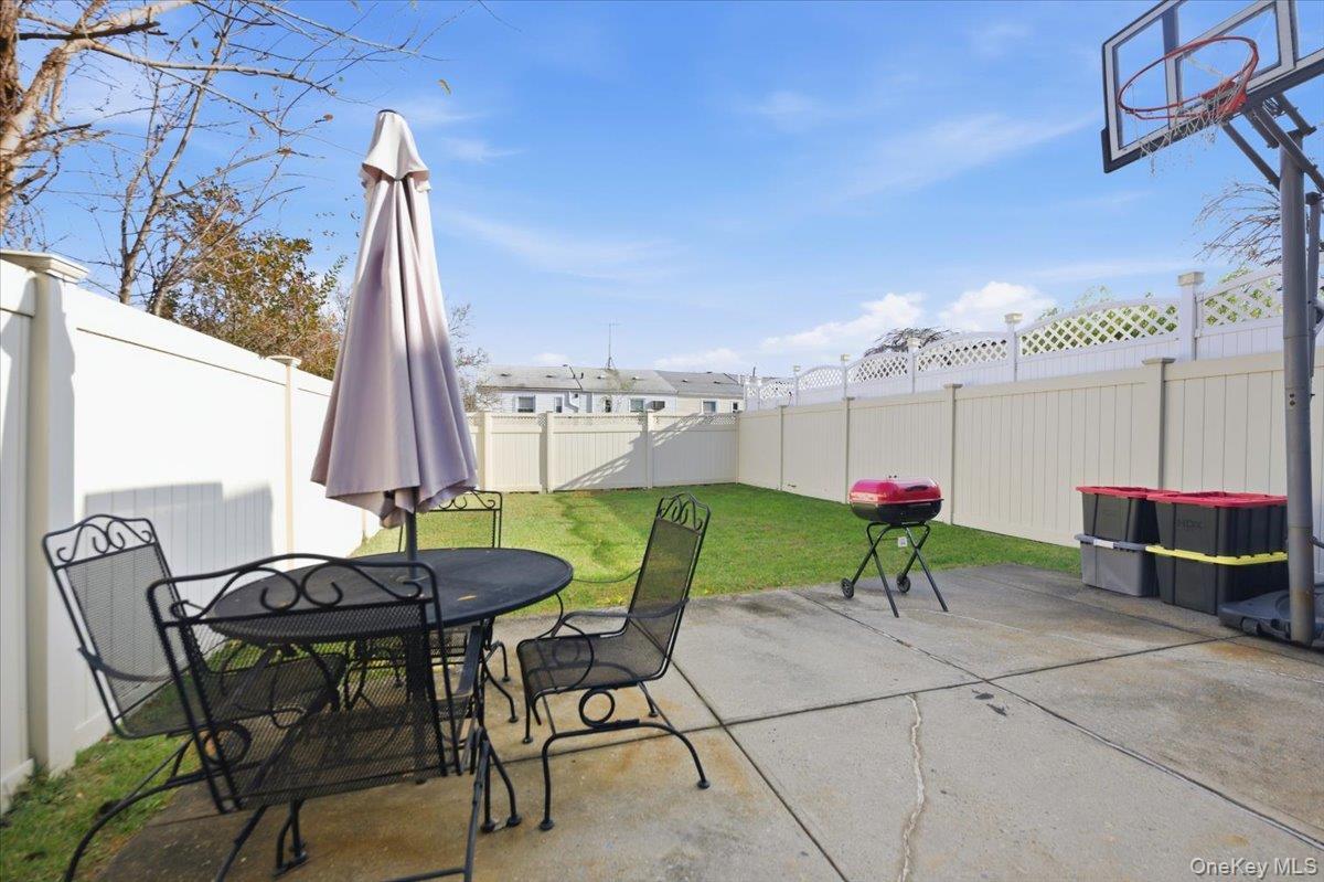 Single Family Yates  Bronx, NY 10469, MLS-940140-22