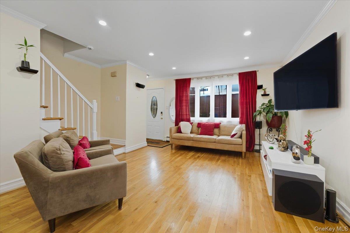 Single Family Yates  Bronx, NY 10469, MLS-940140-3