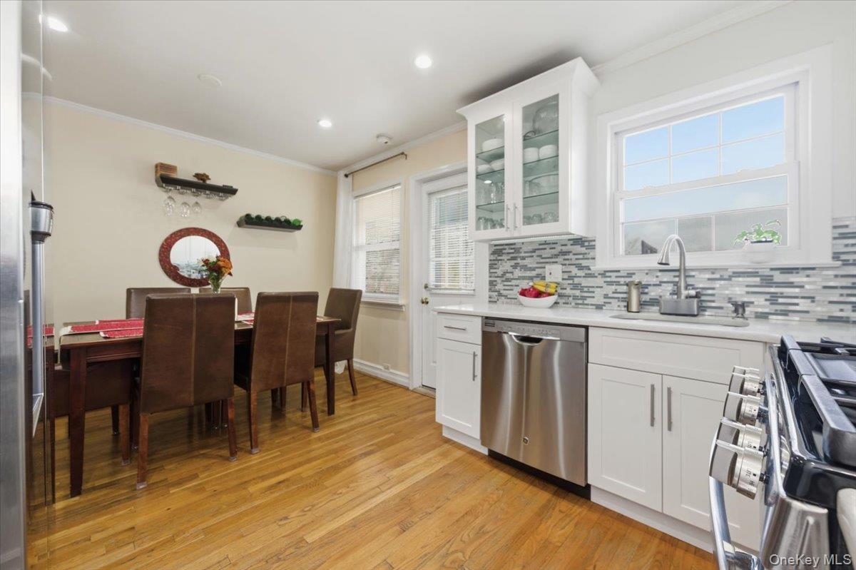 Single Family Yates  Bronx, NY 10469, MLS-940140-7