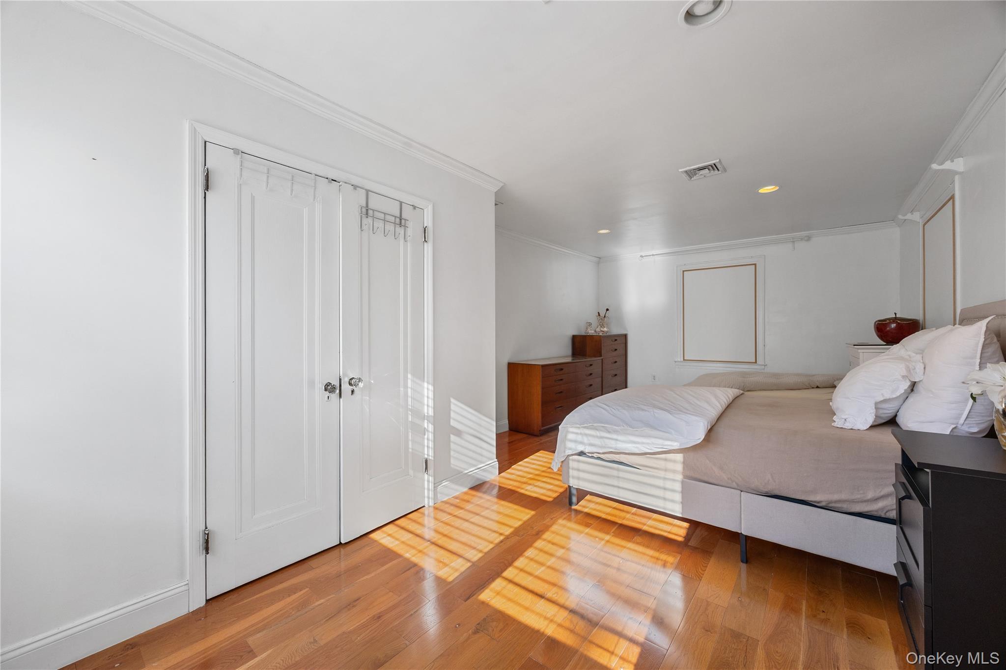 Single Family 157th  Queens, NY 11354, MLS-940151-23