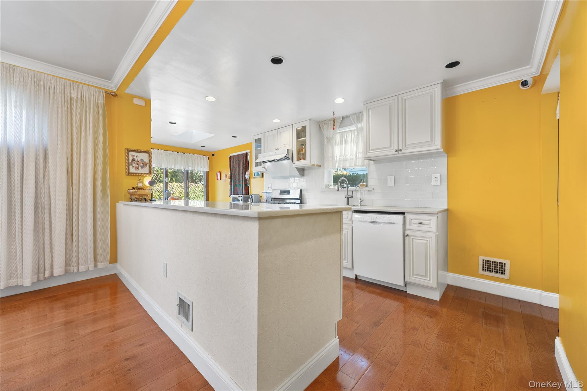 Single Family 157th  Queens, NY 11354, MLS-940151-7